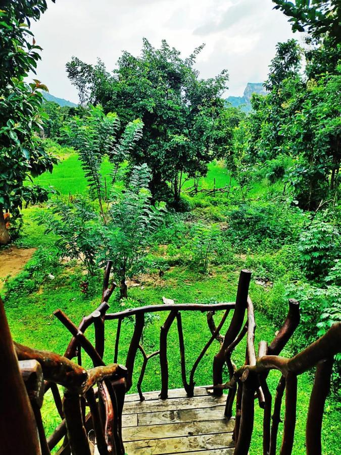 Sigiriya Rock Gate Tree House Hotel ภายนอก รูปภาพ