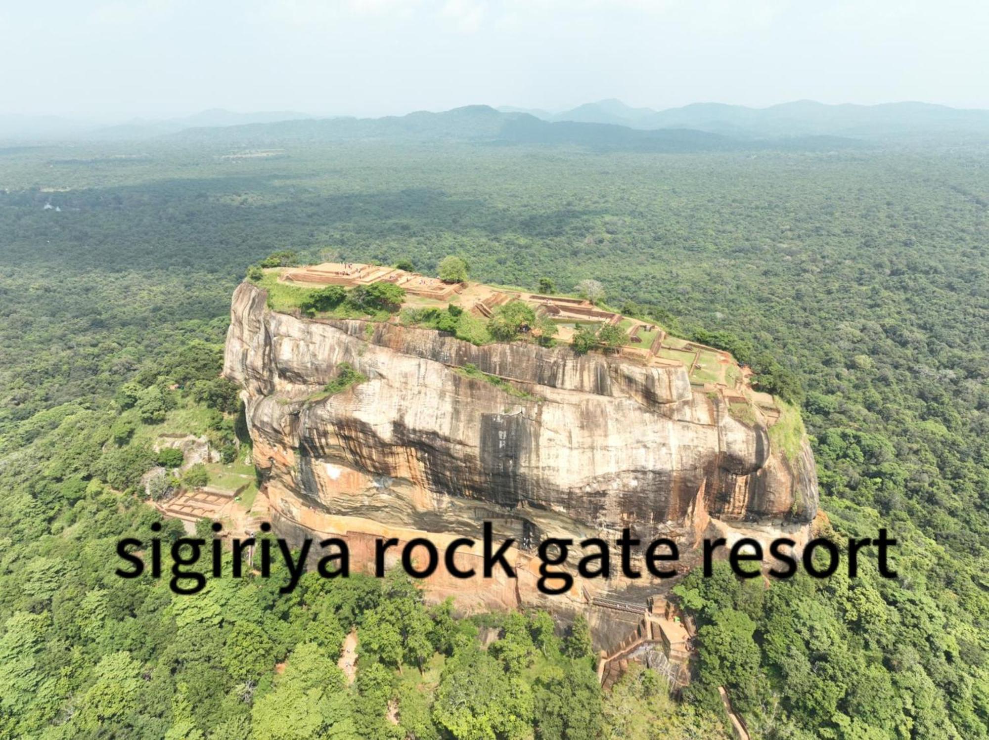 Sigiriya Rock Gate Tree House Hotel ภายนอก รูปภาพ