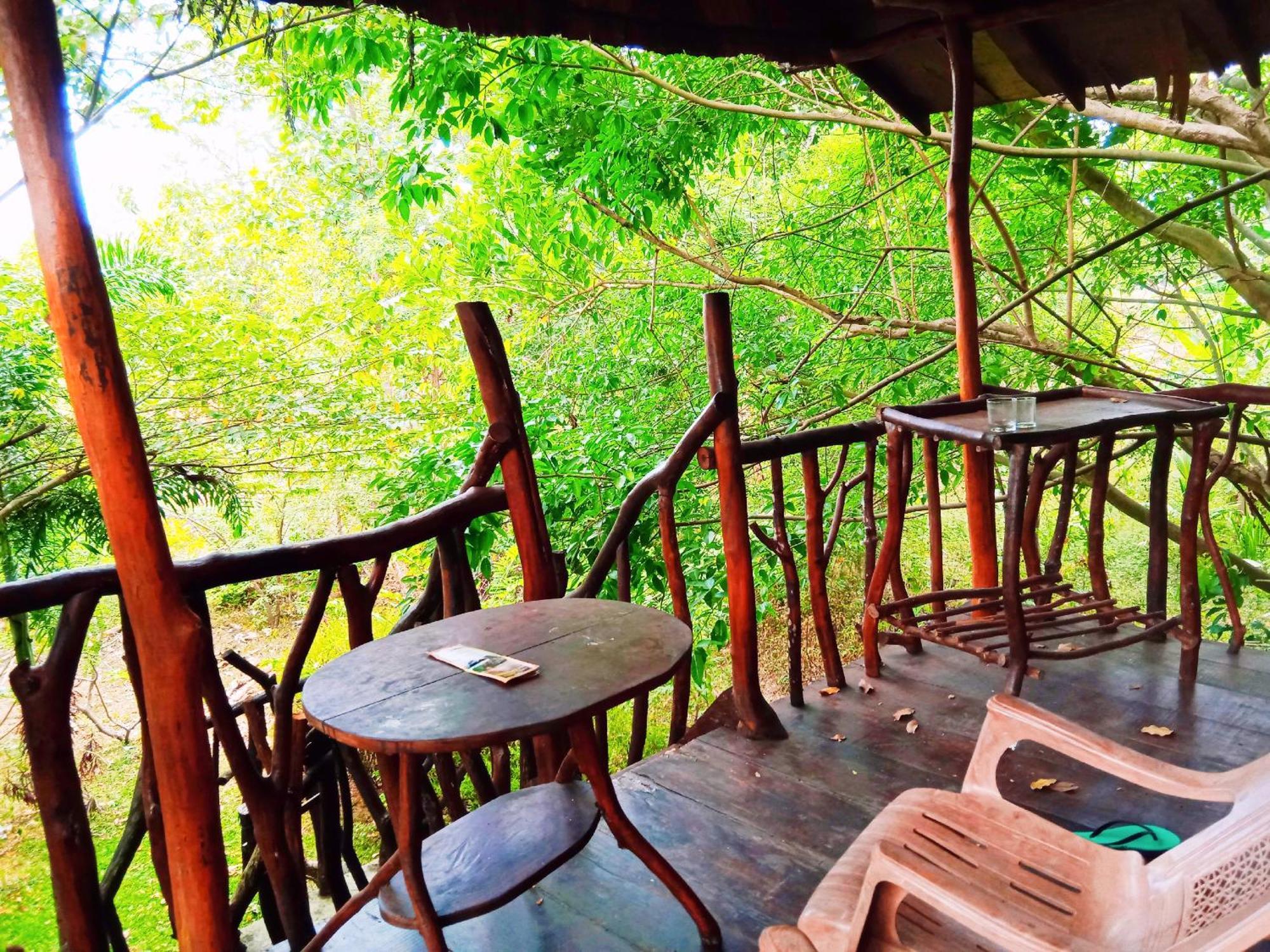 Sigiriya Rock Gate Tree House Hotel ภายนอก รูปภาพ